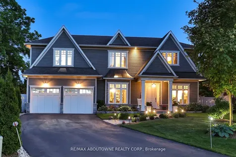 408 Saville Crescent Oakville ON L6L 3T8