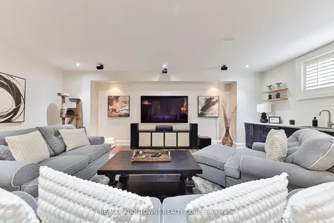 408 Saville Crescent Oakville ON L6L 3T8