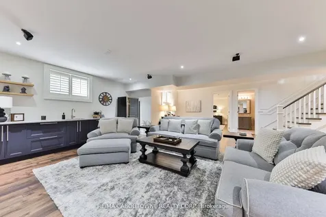 408 Saville Crescent Oakville ON L6L 3T8