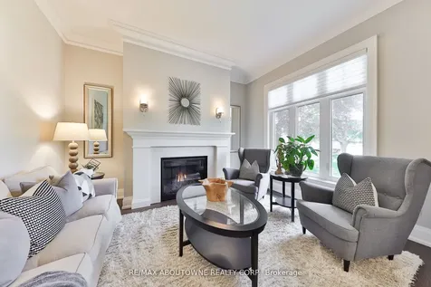 408 Saville Crescent Oakville ON L6L 3T8
