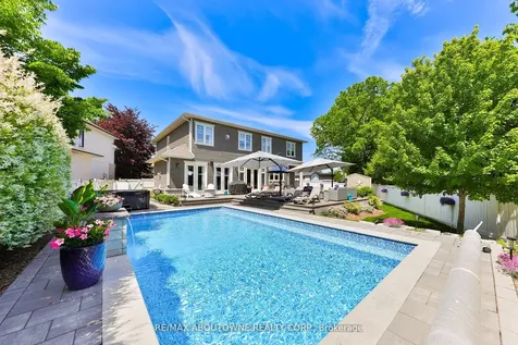 408 Saville Crescent Oakville ON L6L 3T8