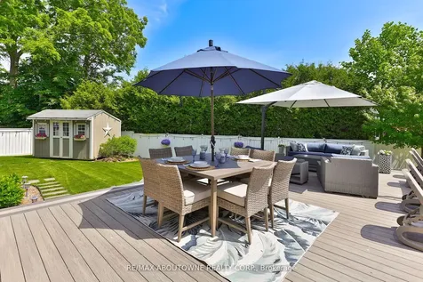 408 Saville Crescent Oakville ON L6L 3T8