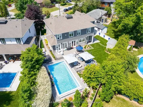 408 Saville Crescent Oakville ON L6L 3T8