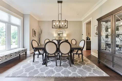 408 Saville Crescent Oakville ON L6L 3T8