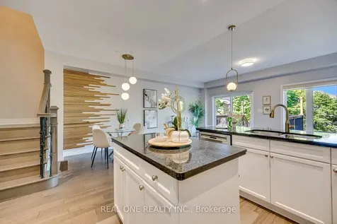 2379 Wasaga Drive Oakville ON L6H 0B7
