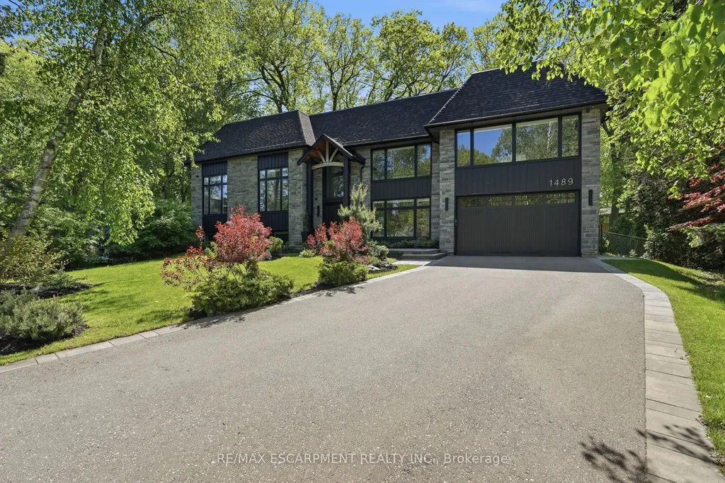 1489 Rogerswood Court Mississauga ON L5J 1R7