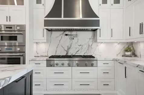 1489 Rogerswood Court Mississauga ON L5J 1R7