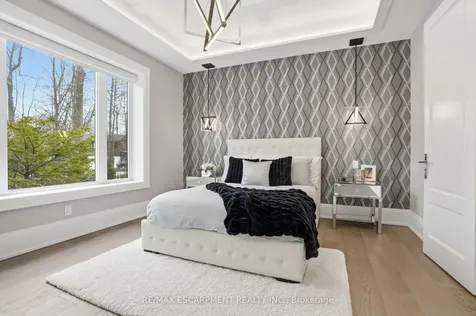 1489 Rogerswood Court Mississauga ON L5J 1R7