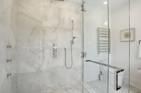 1489 Rogerswood Court Mississauga ON L5J 1R7