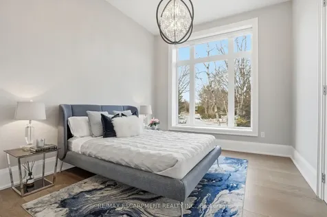 1489 Rogerswood Court Mississauga ON L5J 1R7