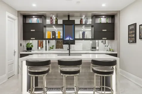 1489 Rogerswood Court Mississauga ON L5J 1R7