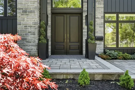 1489 Rogerswood Court Mississauga ON L5J 1R7