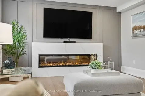 1489 Rogerswood Court Mississauga ON L5J 1R7