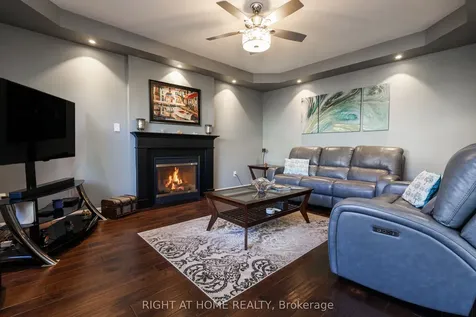 978 Cousens Terrace Milton ON L9T 0E1