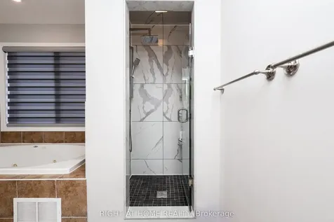 978 Cousens Terrace Milton ON L9T 0E1
