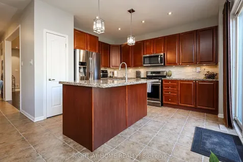 978 Cousens Terrace Milton ON L9T 0E1