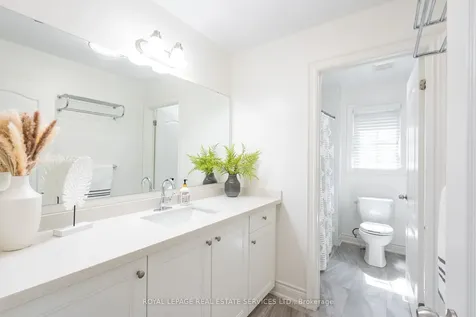 13 Mussle White Road Brampton ON L6Y 6C3