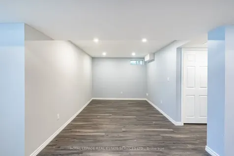 13 Mussle White Road Brampton ON L6Y 6C3