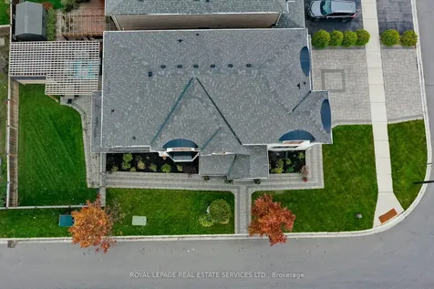 13 Mussle White Road Brampton ON L6Y 6C3