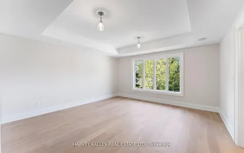 94 Prince Edward Drive S Toronto ON M8Y 3V7