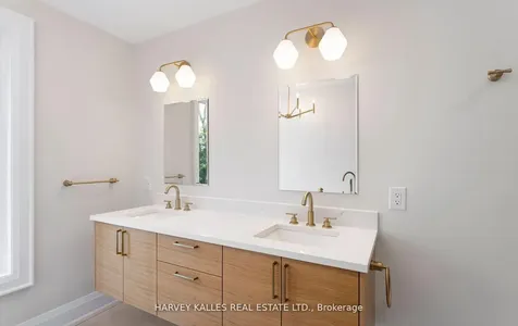 94 Prince Edward Drive S Toronto ON M8Y 3V7