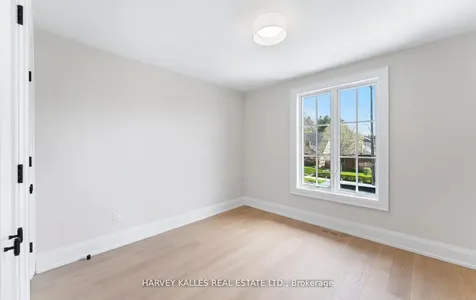 94 Prince Edward Drive S Toronto ON M8Y 3V7