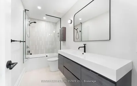 94 Prince Edward Drive S Toronto ON M8Y 3V7