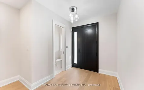 94 Prince Edward Drive S Toronto ON M8Y 3V7