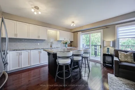 2295 Kingfisher Court Oakville ON L6M 3Z3