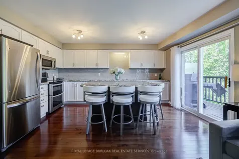 2295 Kingfisher Court Oakville ON L6M 3Z3