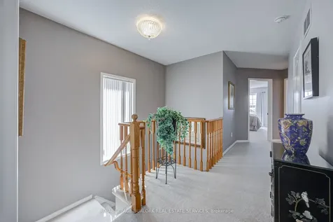 2295 Kingfisher Court Oakville ON L6M 3Z3