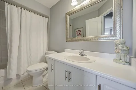 2295 Kingfisher Court Oakville ON L6M 3Z3