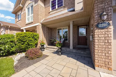 2295 Kingfisher Court Oakville ON L6M 3Z3