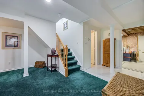 2295 Kingfisher Court Oakville ON L6M 3Z3