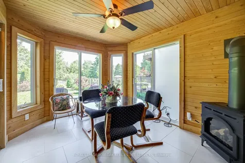 2295 Kingfisher Court Oakville ON L6M 3Z3