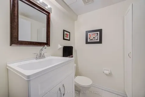 2295 Kingfisher Court Oakville ON L6M 3Z3