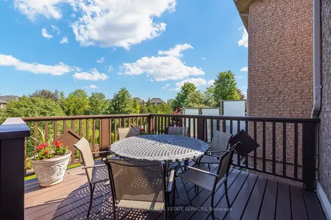 2295 Kingfisher Court Oakville ON L6M 3Z3