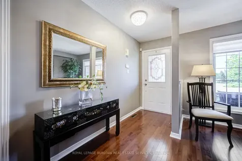 2295 Kingfisher Court Oakville ON L6M 3Z3