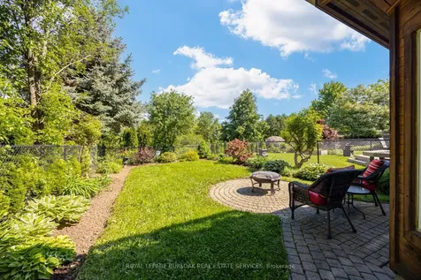 2295 Kingfisher Court Oakville ON L6M 3Z3