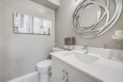 2295 Kingfisher Court Oakville ON L6M 3Z3