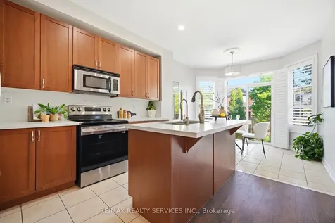 10 Deepcoral Court Brampton ON L6V 4P7
