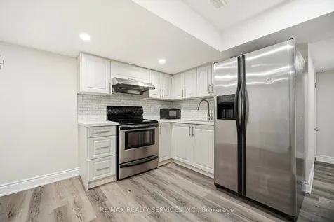 10 Deepcoral Court Brampton ON L6V 4P7
