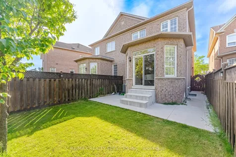 10 Deepcoral Court Brampton ON L6V 4P7