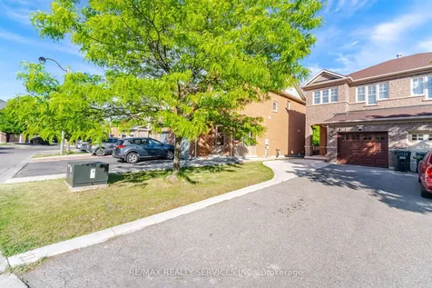 10 Deepcoral Court Brampton ON L6V 4P7
