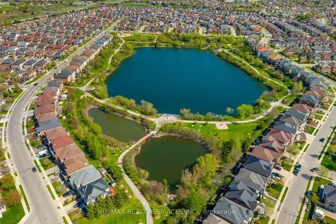 10 Deepcoral Court Brampton ON L6V 4P7
