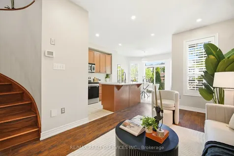 10 Deepcoral Court Brampton ON L6V 4P7