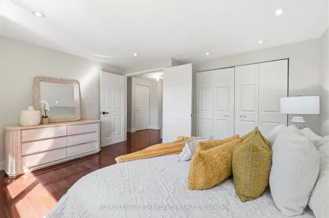 2609 Oak Row Crescent Mississauga ON L5L 1P7