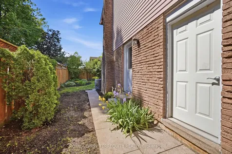 2609 Oak Row Crescent Mississauga ON L5L 1P7
