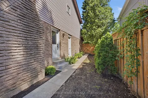 2609 Oak Row Crescent Mississauga ON L5L 1P7