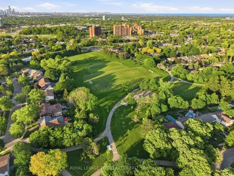 2609 Oak Row Crescent Mississauga ON L5L 1P7